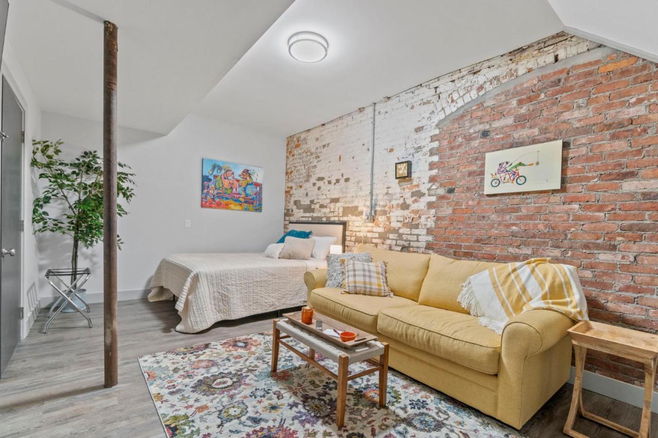 The 418. An 1866 Build With Modern Comforts Fort Wayne Exterior photo